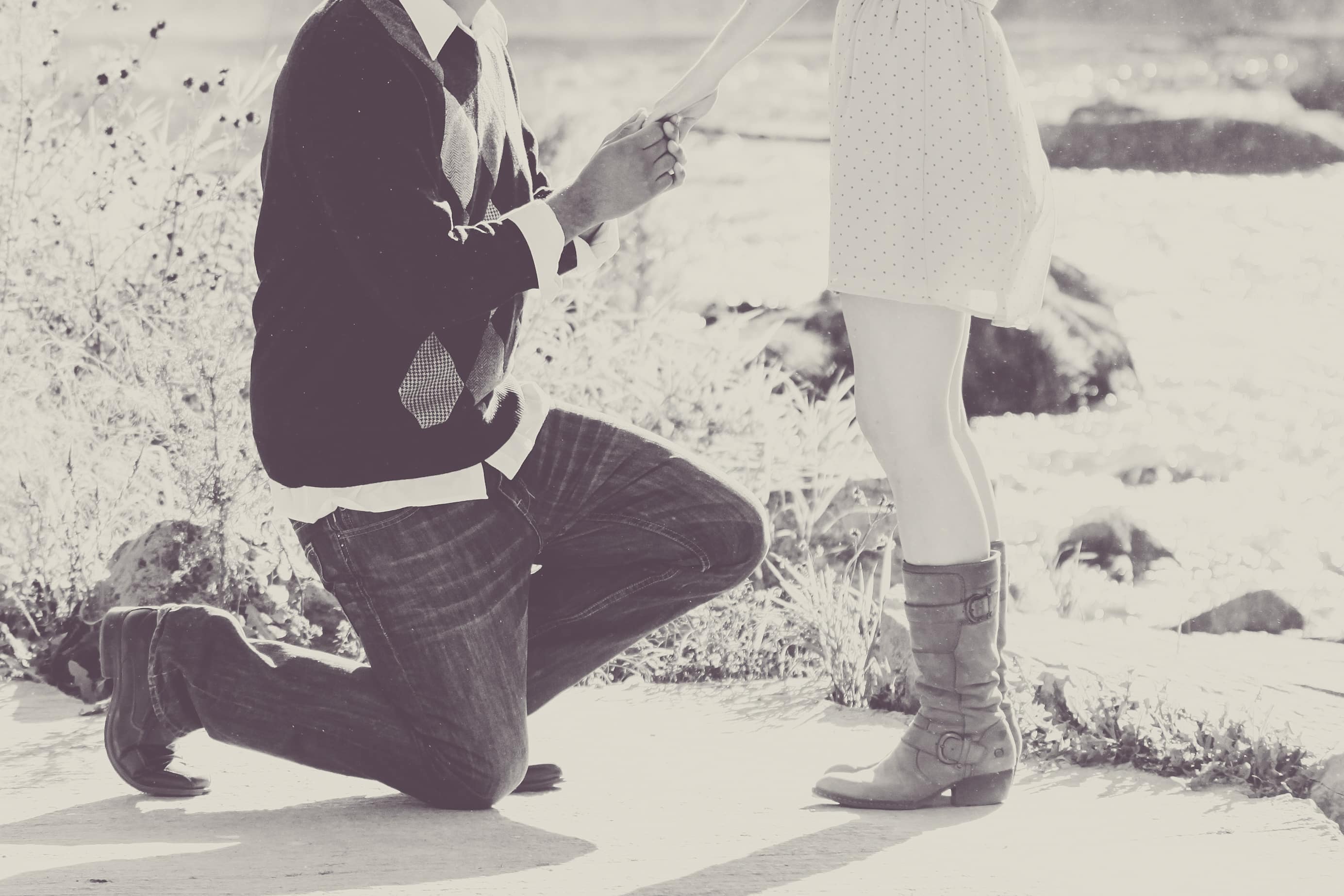 Proposal,Engagement,Picture,In,Black,And,White.